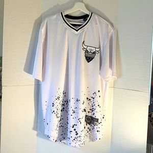 Authentic Clothing Co. men Bulls #23 Jersey